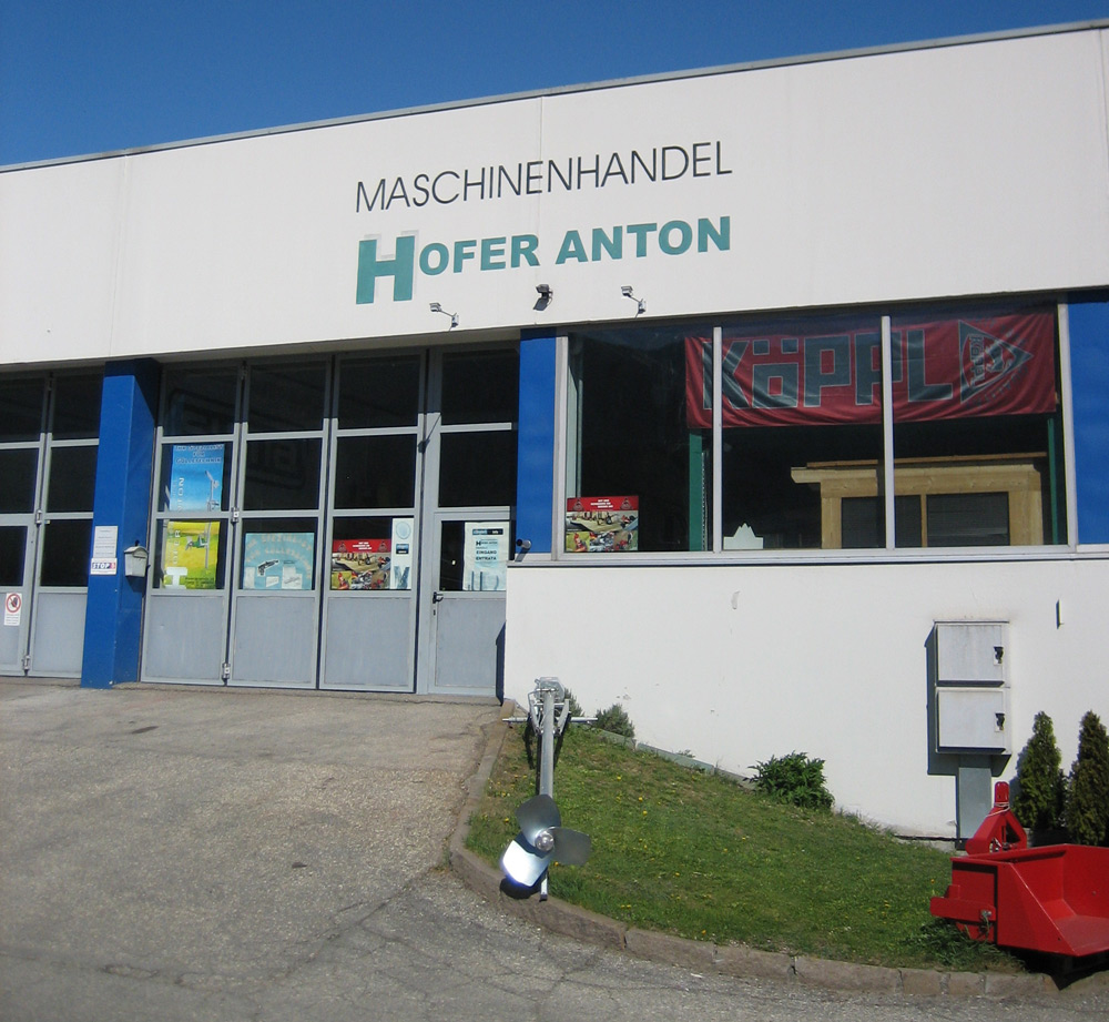 Maschinenhandel Hofer Anton - Unsere Halle in Bruneck